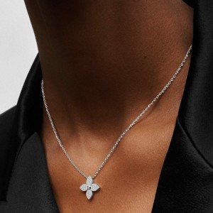 Louis Vuitton Star Blossom Pendant Q93622